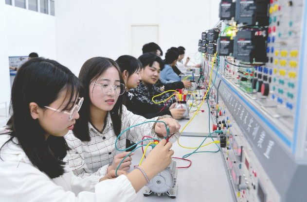 推进职教“三名”计划 建强职教师资