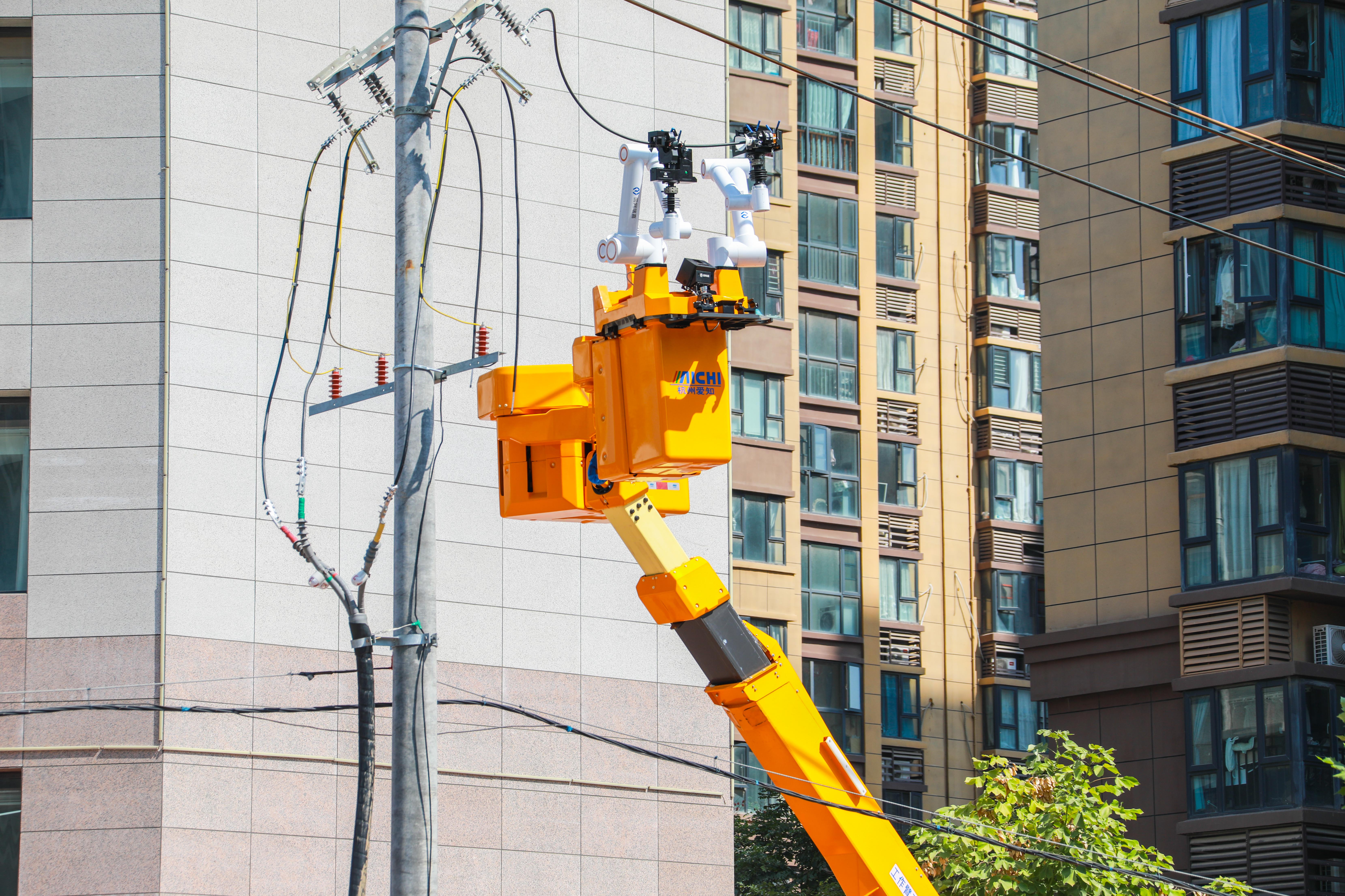 从安全可靠到数字化智慧化郑州打造现代化城市配电网