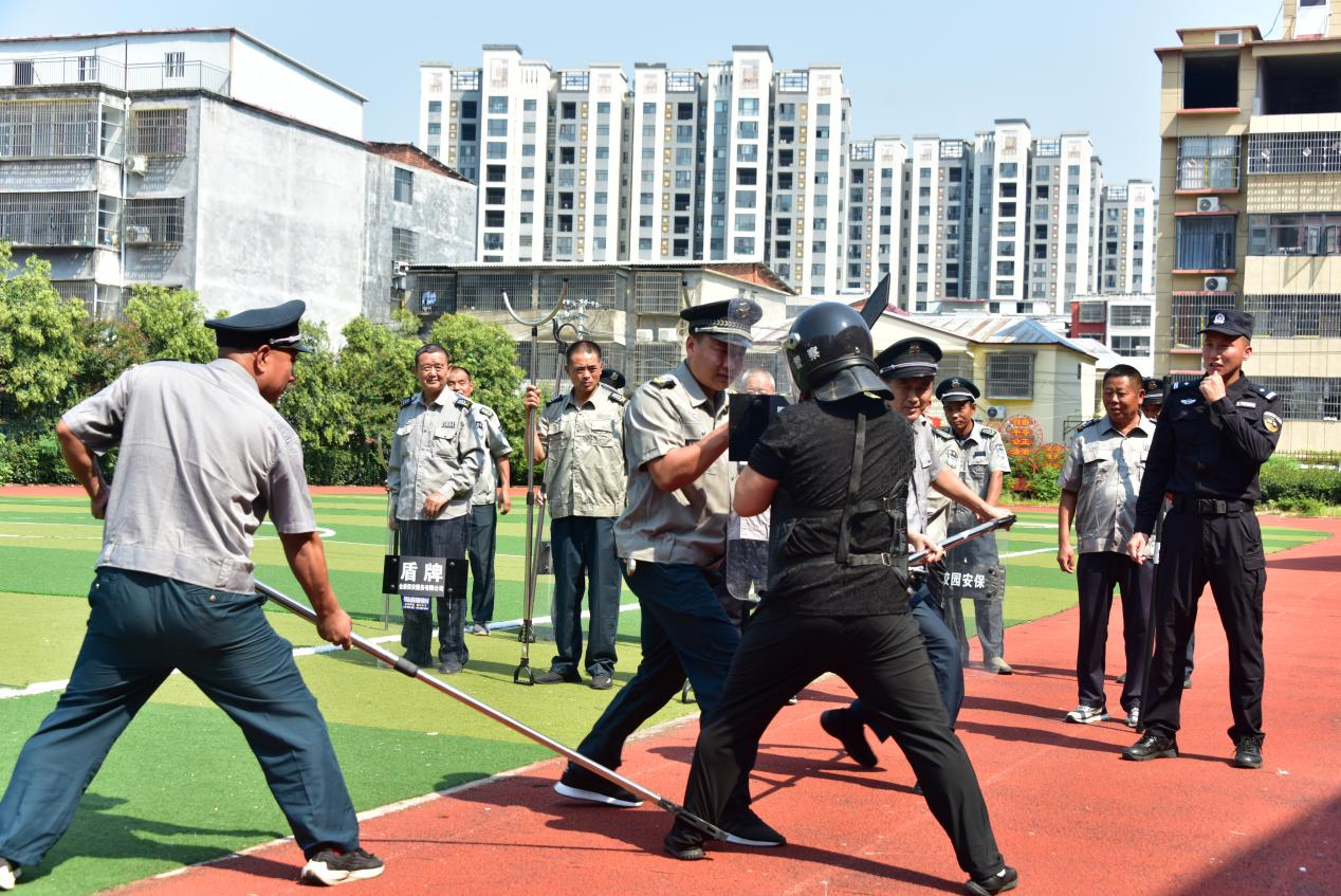 夏季行动┃强化校园保安培训 筑牢校园安全防线-大象网