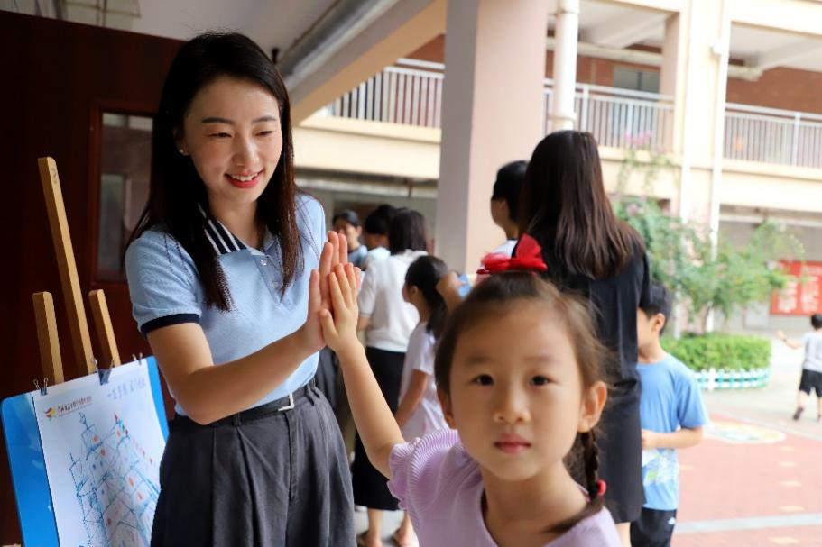 郑州龙门实验学校教育集团举行一年级新生入学仪式暨新生家长见面会活动