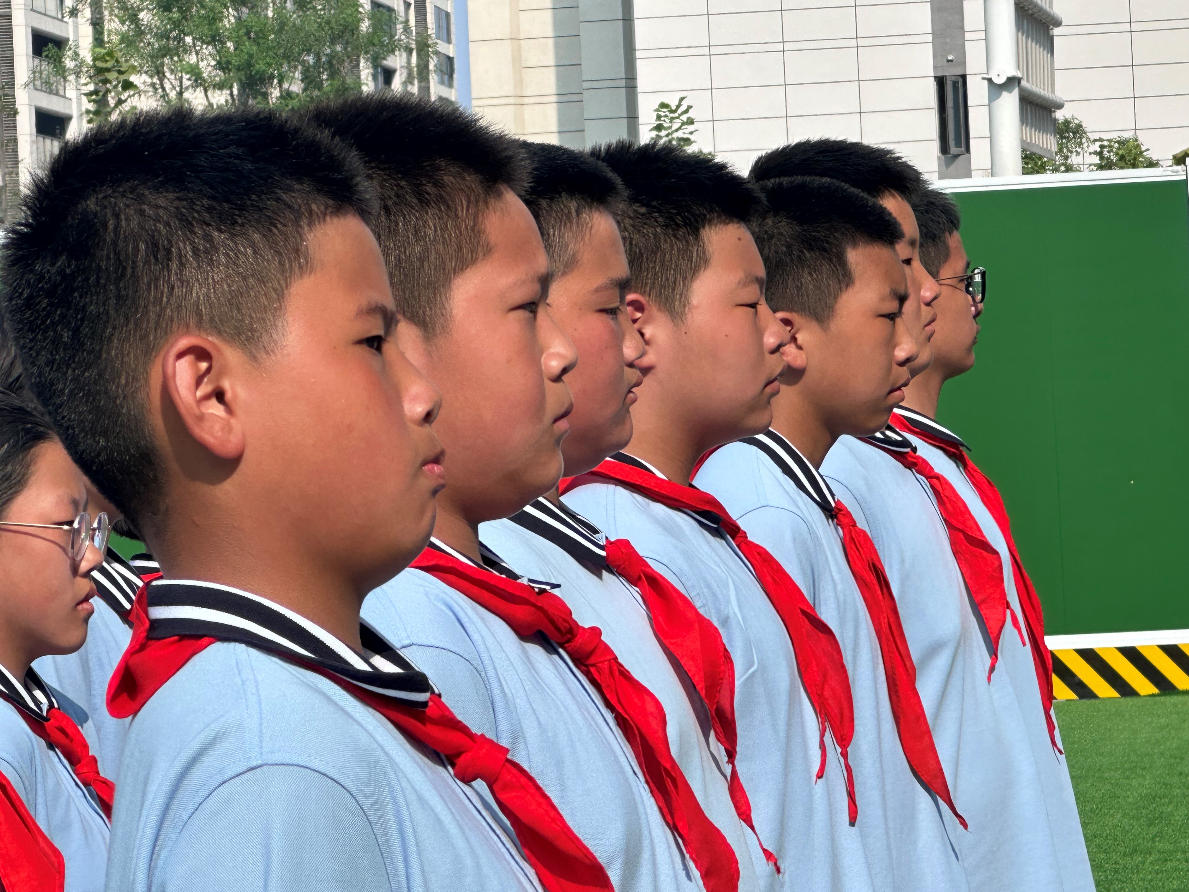 依依惜别时,郑州八中新校区2026届国防教育圆满结束