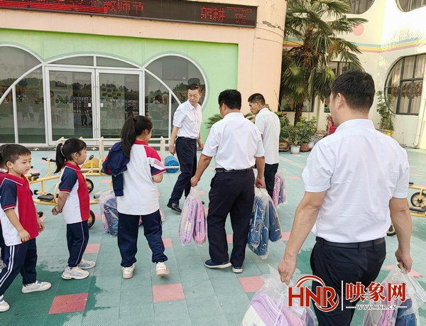 陌上秋意浓 慰问暖人心 淮阳联社慰问结对帮扶村小学