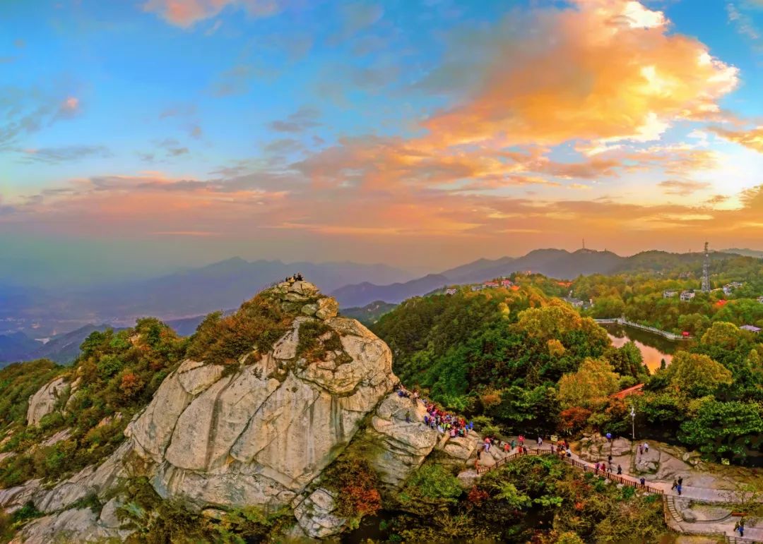 鸡公山景区推出大学生校园卡，一卡游四年