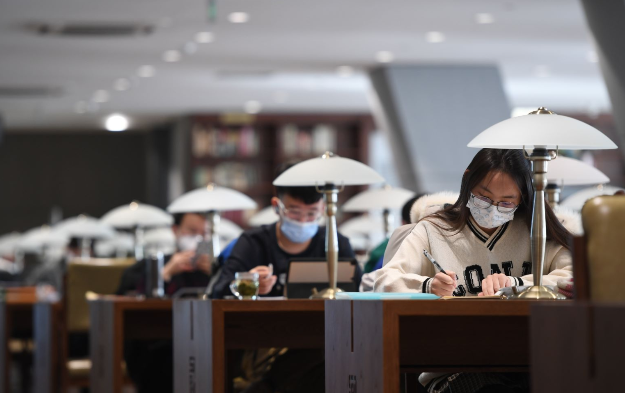 大学要加强通识教育