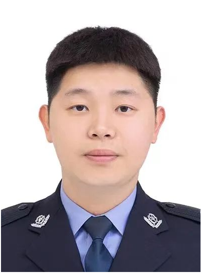 河南洛阳寻找最美之王明明一专多能的警营工匠