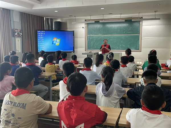 郑州市管城回族区工人第二新村小学开展“反诈宣传进校园”活动