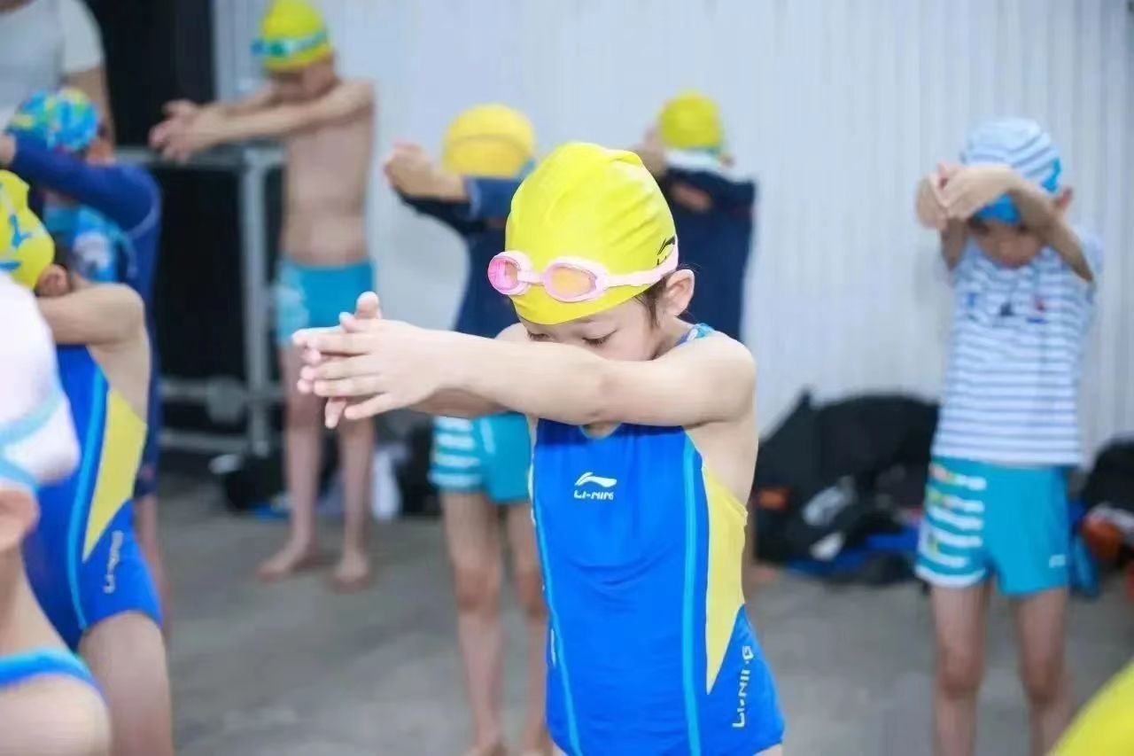 郑州市金水区正弘小学举行2022级游泳课程结业展示