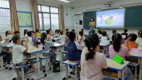 郑州市管城区外国语小学梦想路校区开展青年教师成长课