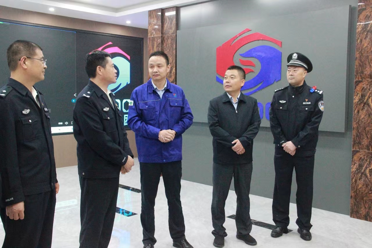 鹤壁市副市长、市公安局党委书记、局长罗锴调研指导鹤山区“豫筑平安”夏夜治安巡查宣防第四次集中行动
