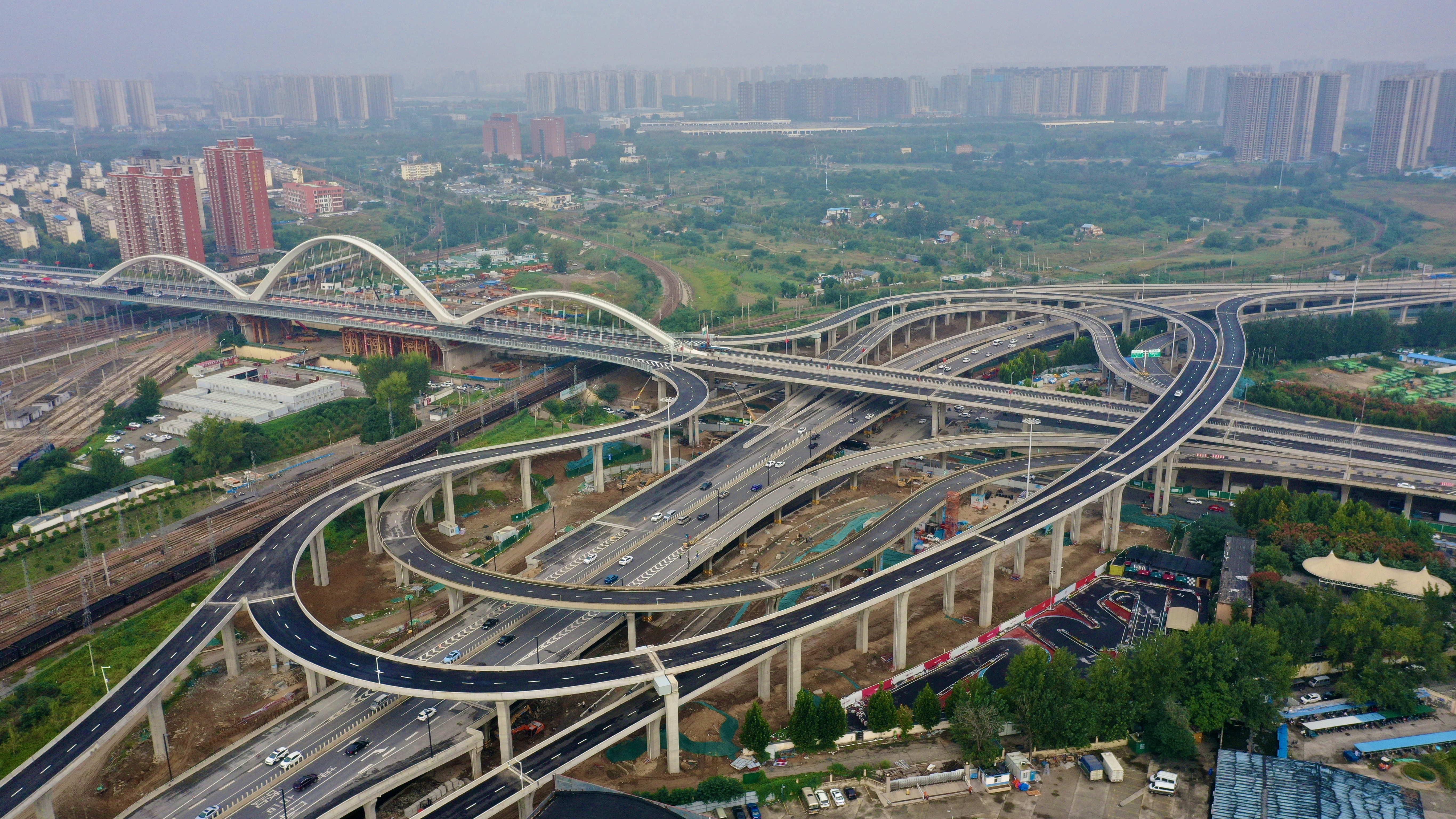 郑州彩虹桥正式建成通车