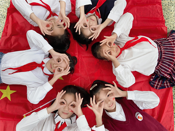 郑州市管城区创新街小学开展迎国庆系列活动