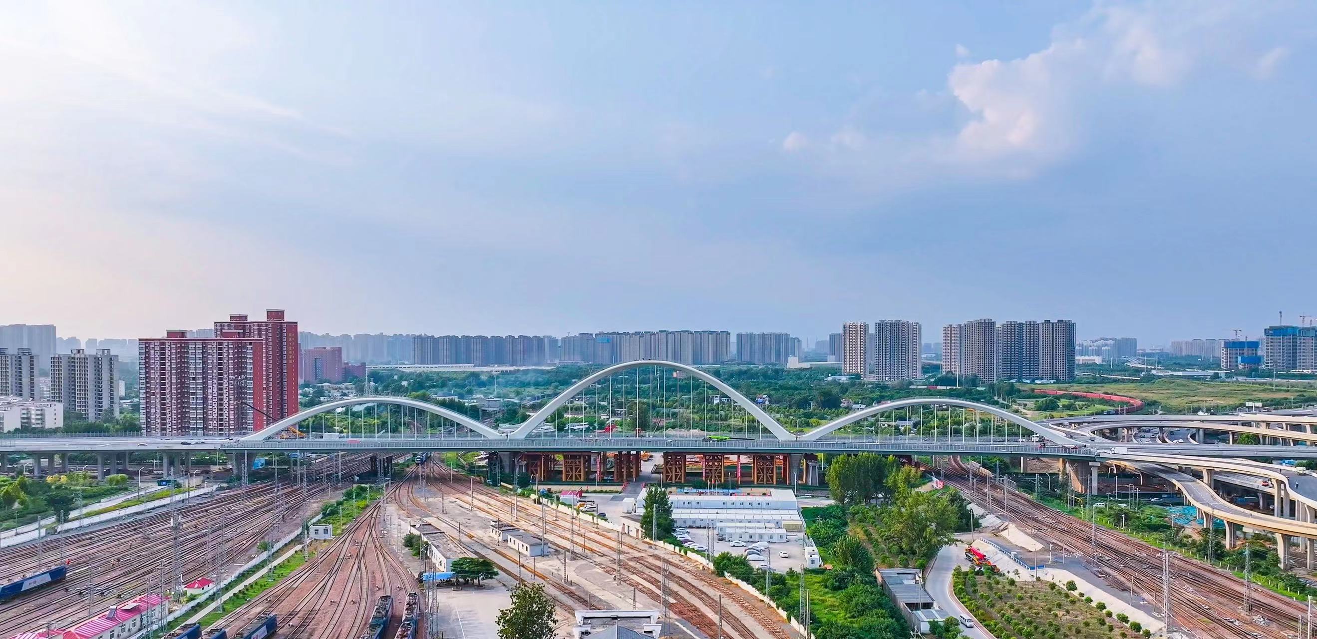 彩虹再现郑州北三环彩虹桥正式通车