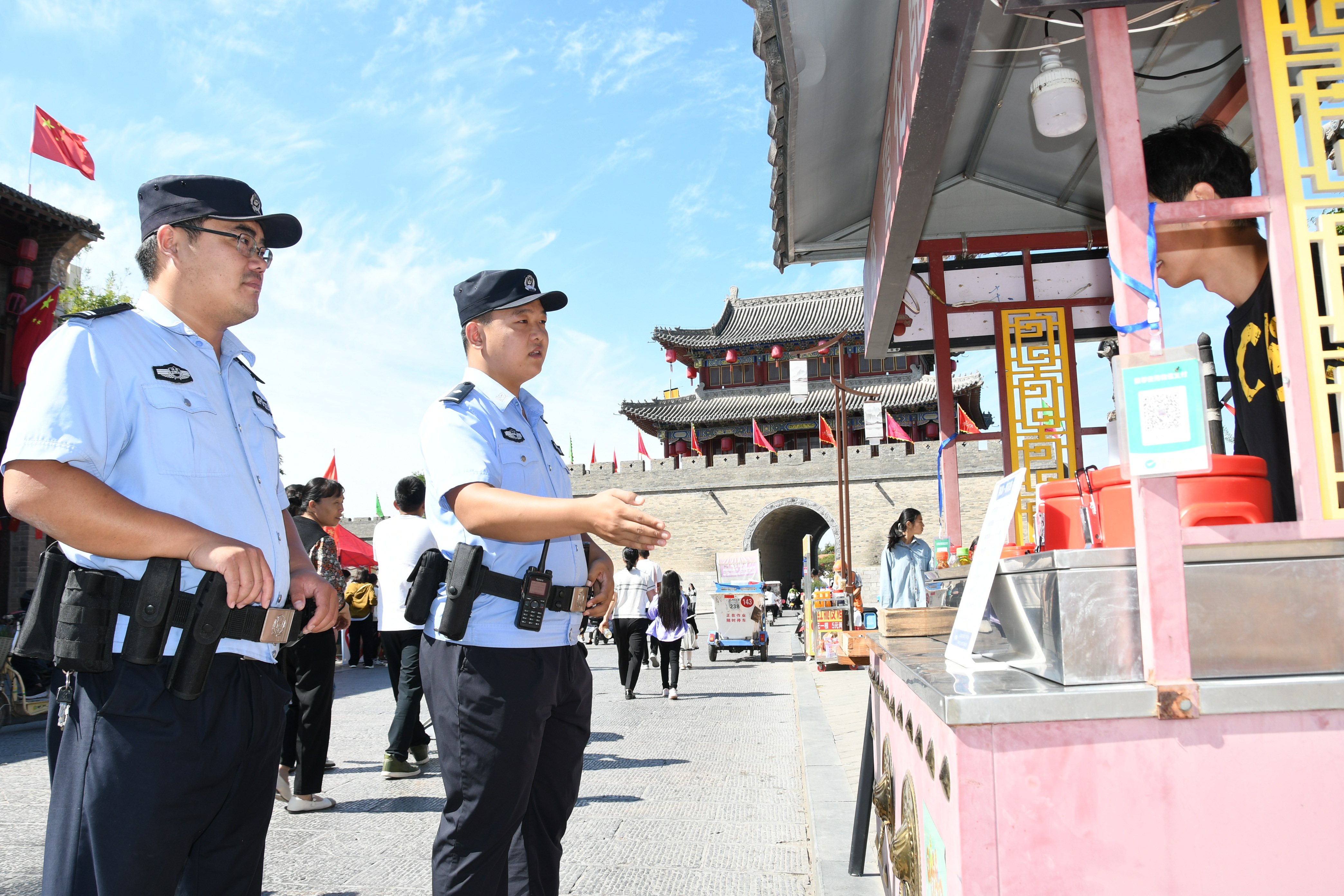 节日我在岗 浚县公安古城执勤忙