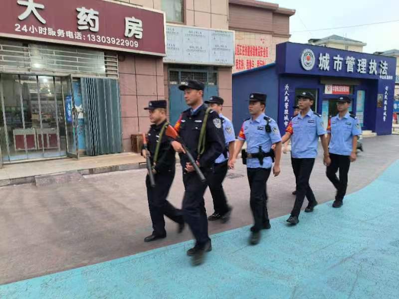 鹤壁市公安局鹤山区分局全警守护“双节”期间社会大局平稳有序