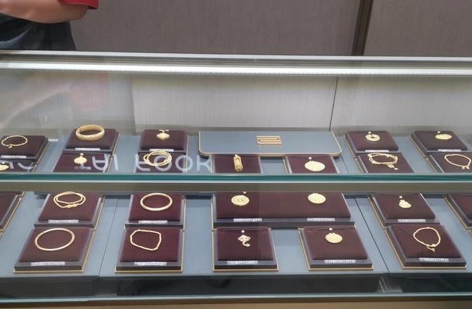 金价跌跌不休，“大金镯子”还能安排吗？