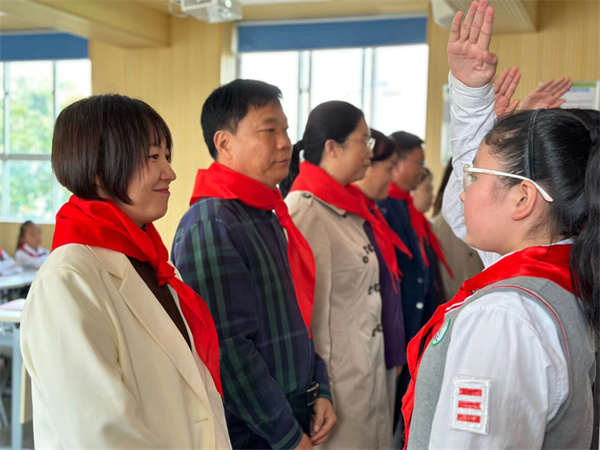 郑州市管城回族区二里岗小学召开少先队员代表大会