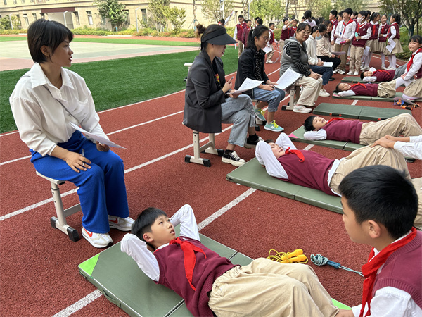 郑州市管城回族区创新街小学团结校区举办专项运动会