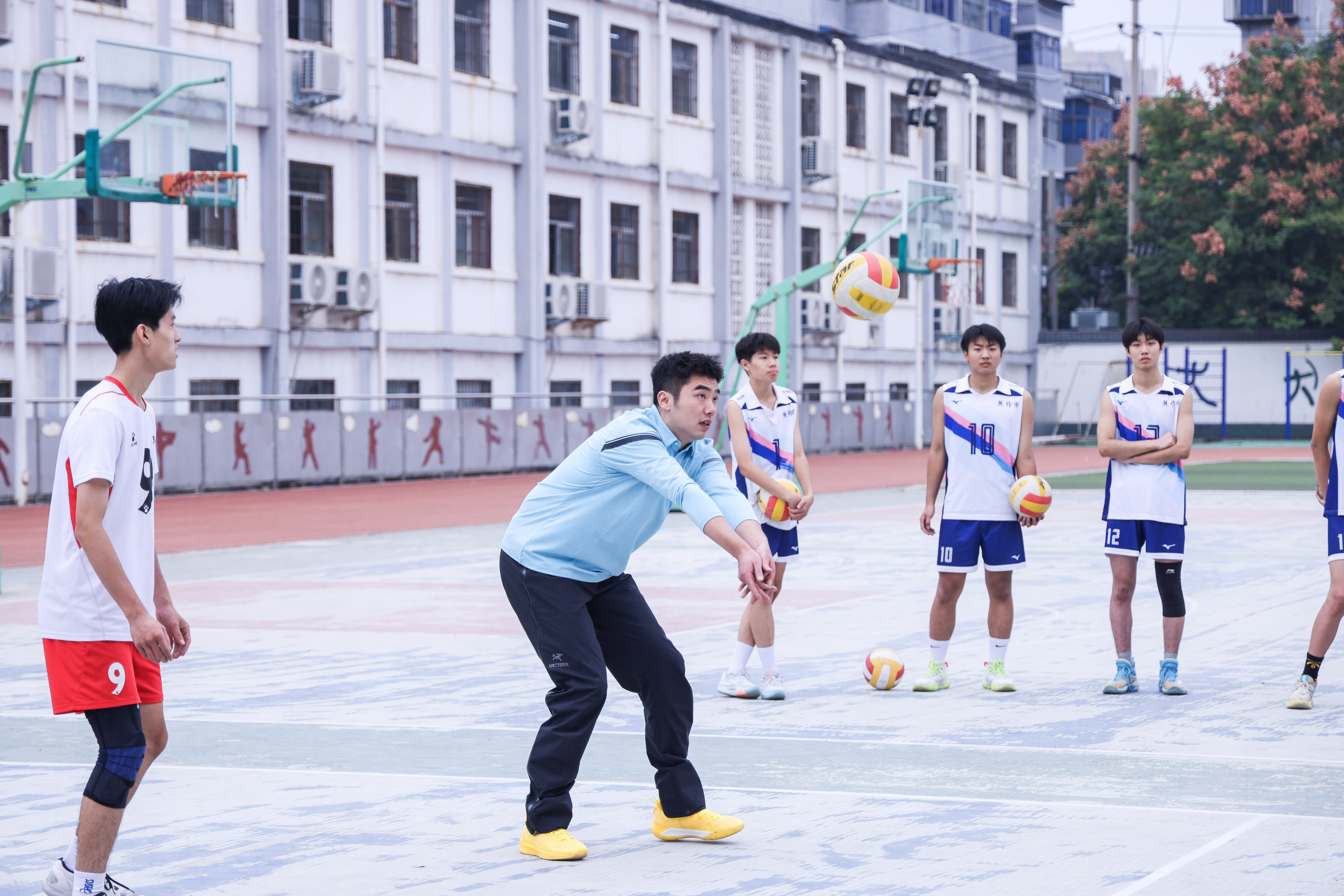 持续推动体教融合冠军进校园走进焦作