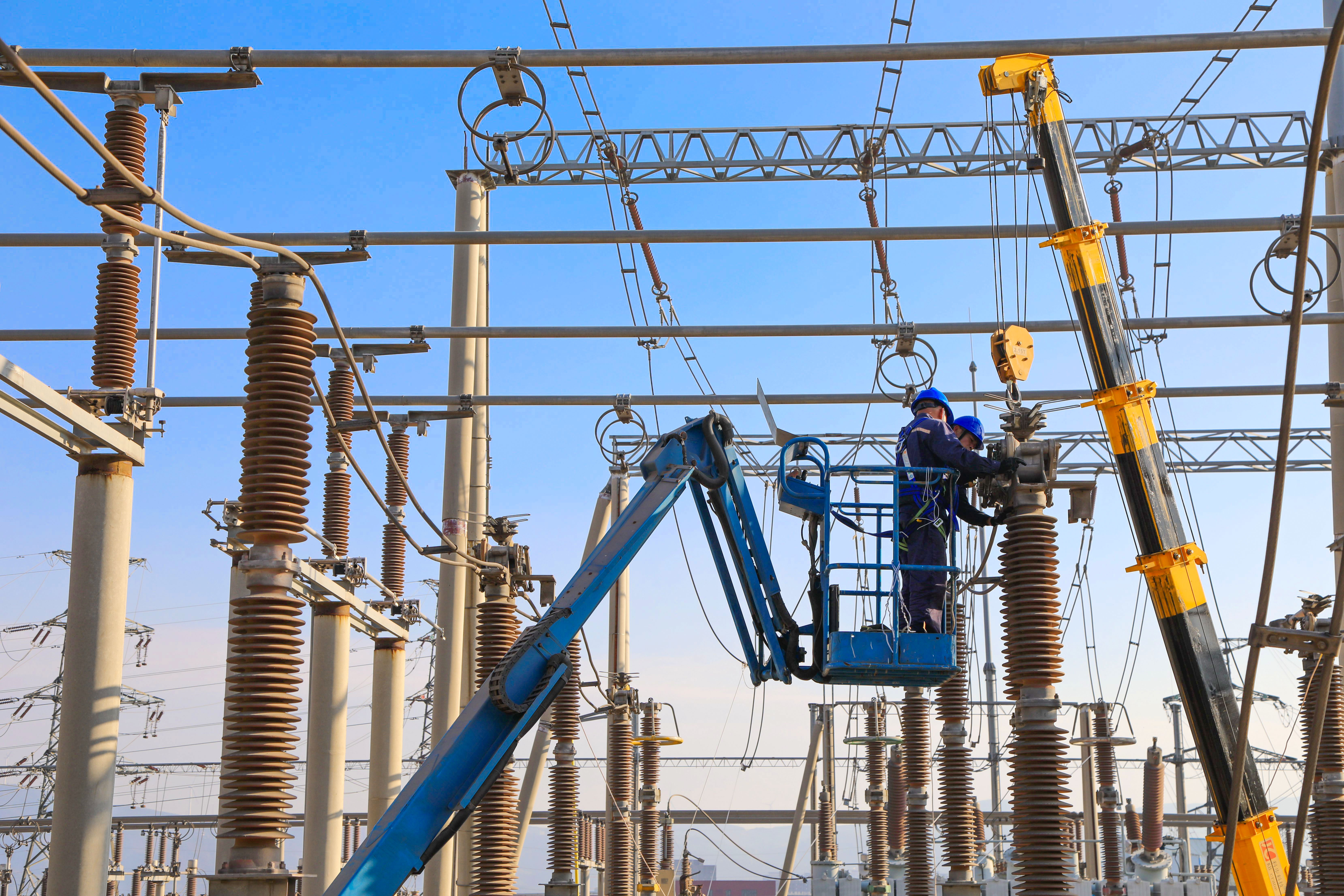 电网秋季全面体检确保设备健康上岗度冬