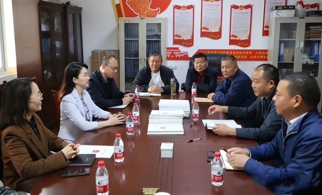 新乡县人民法院党组书记院长张妍丽走访人大代表政协委员