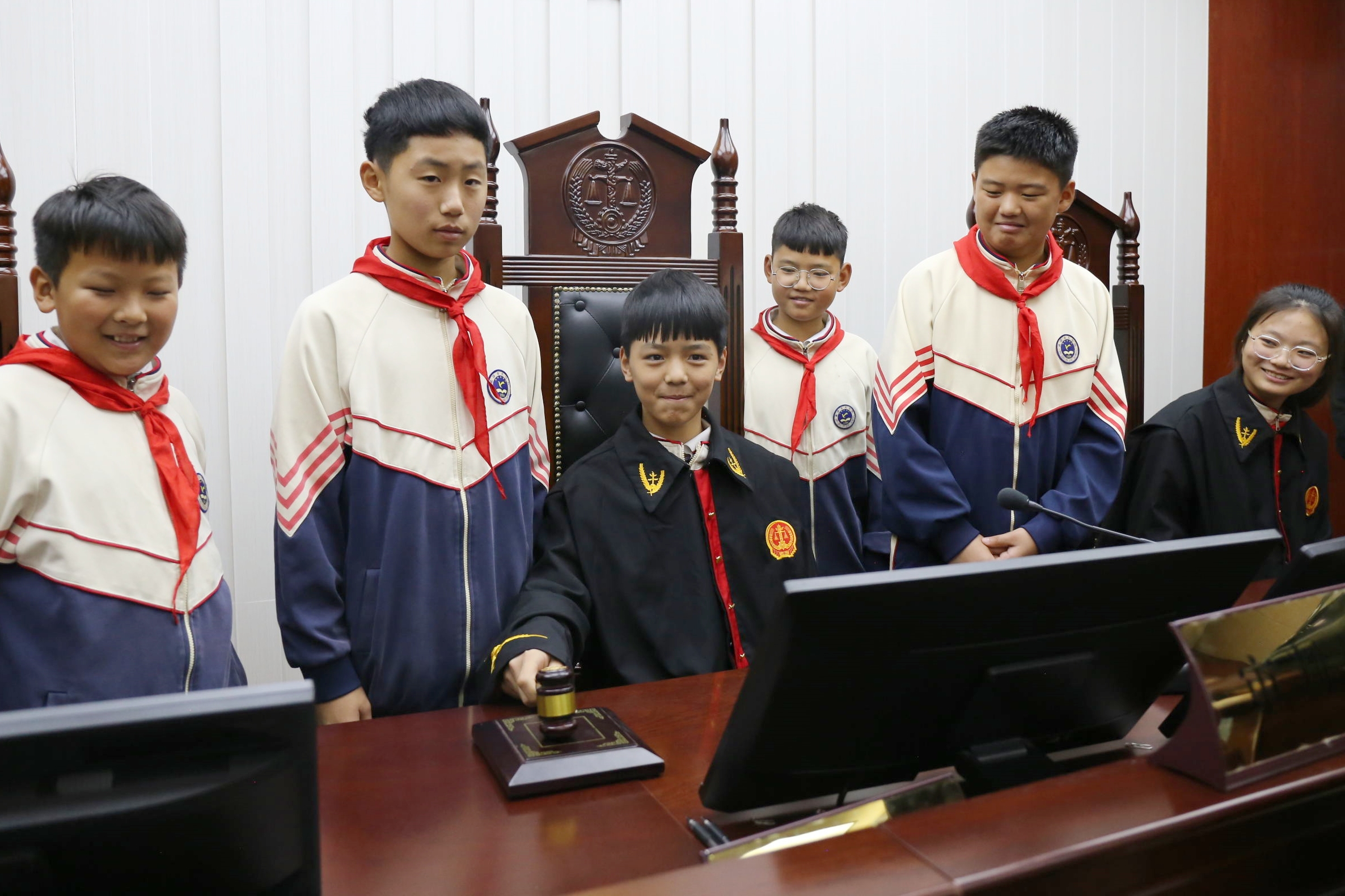 欢迎同学们来“打卡”！ 武陟县法院为青少年开启一场“法治之旅”！