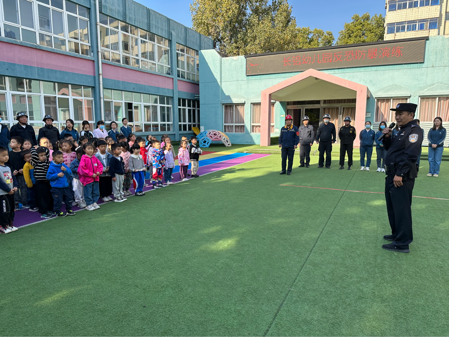 首页>河南法治报道>正文>新兴街社区是无主管楼院老旧小区,常住人口