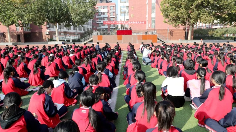 滑县人民检察院法治教育报告会走进滑县英民中学