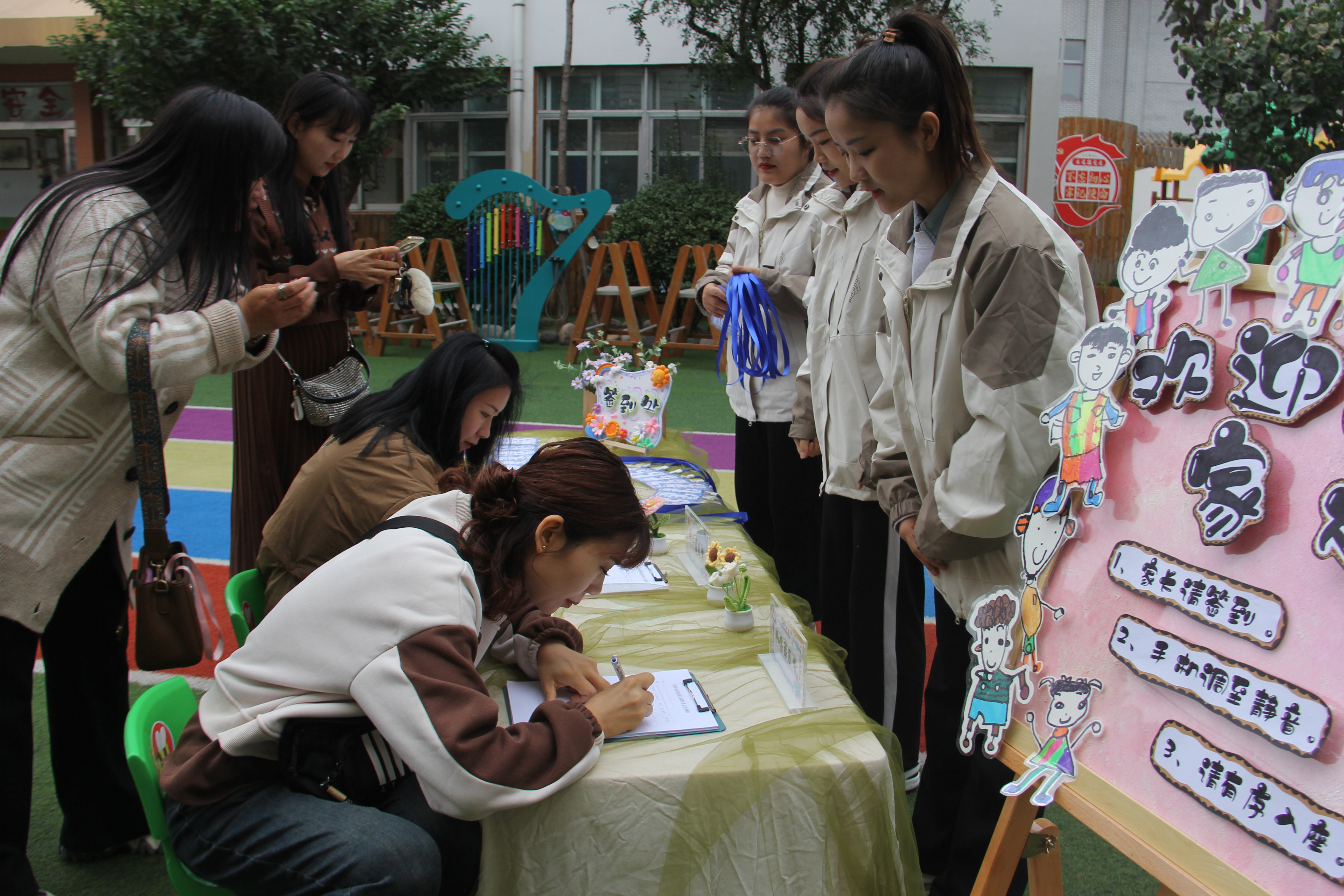 开封市民族幼儿园开展家长委员会主题活动