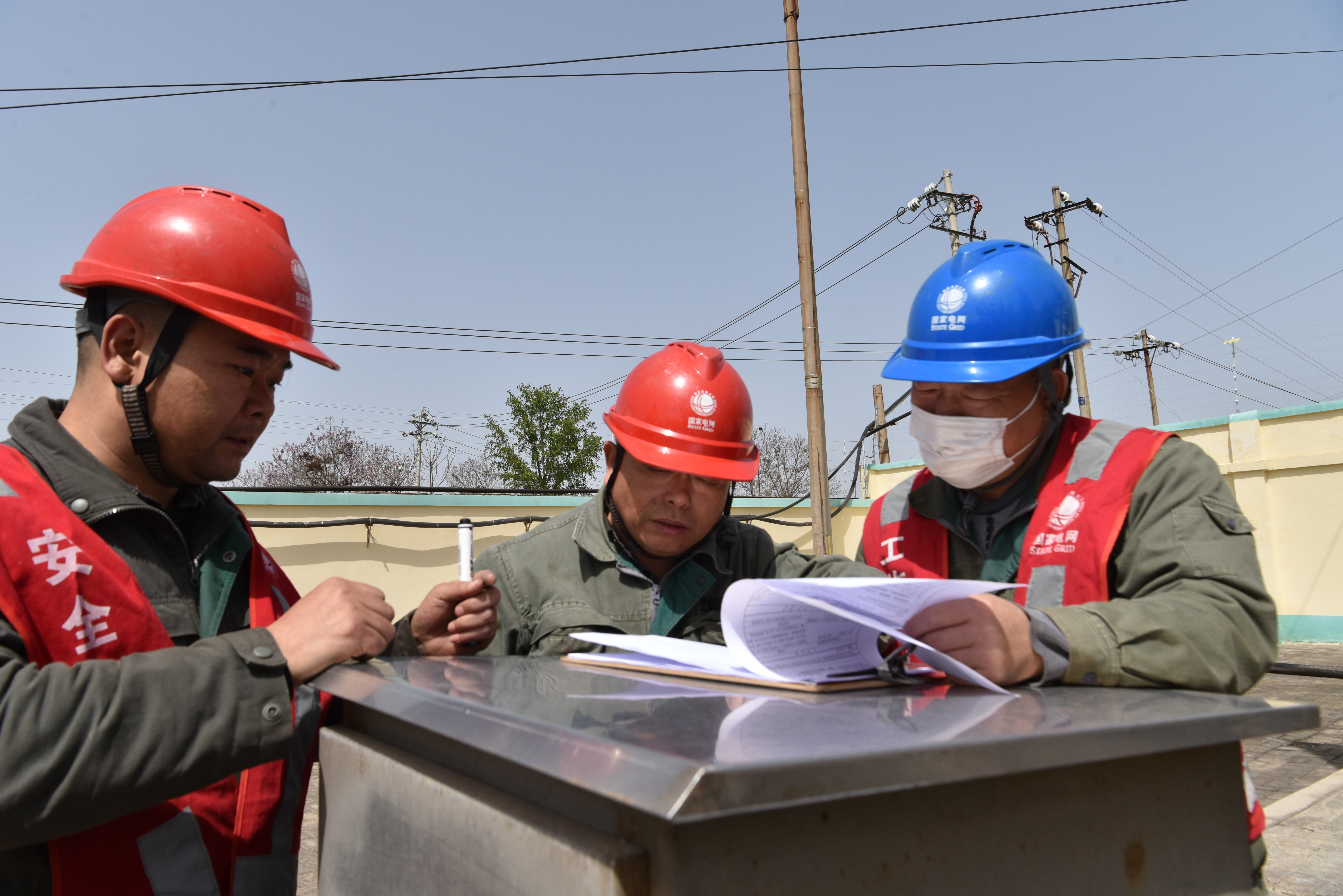 登封市供电公司：“移动式讲练小课堂”助力检修全业务提升