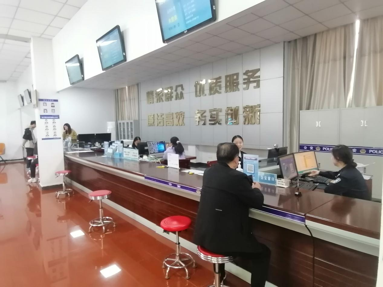 信阳市浉河区：“一枚印章管审批”释放改革新动能