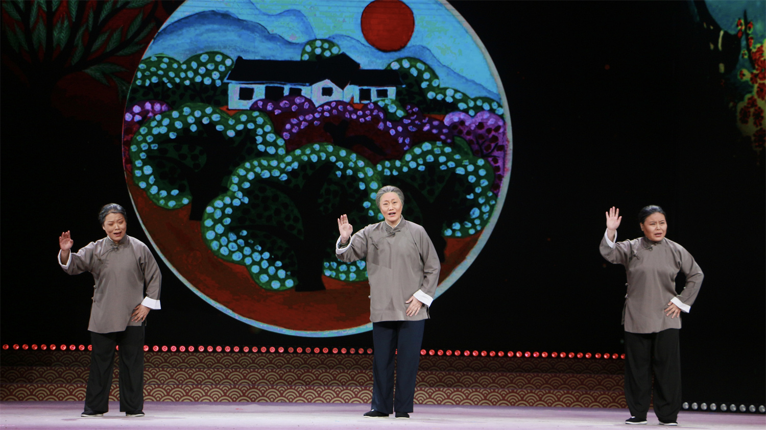 河南小皇后豫剧团成立三十周年专场晚会在郑州隆重举行