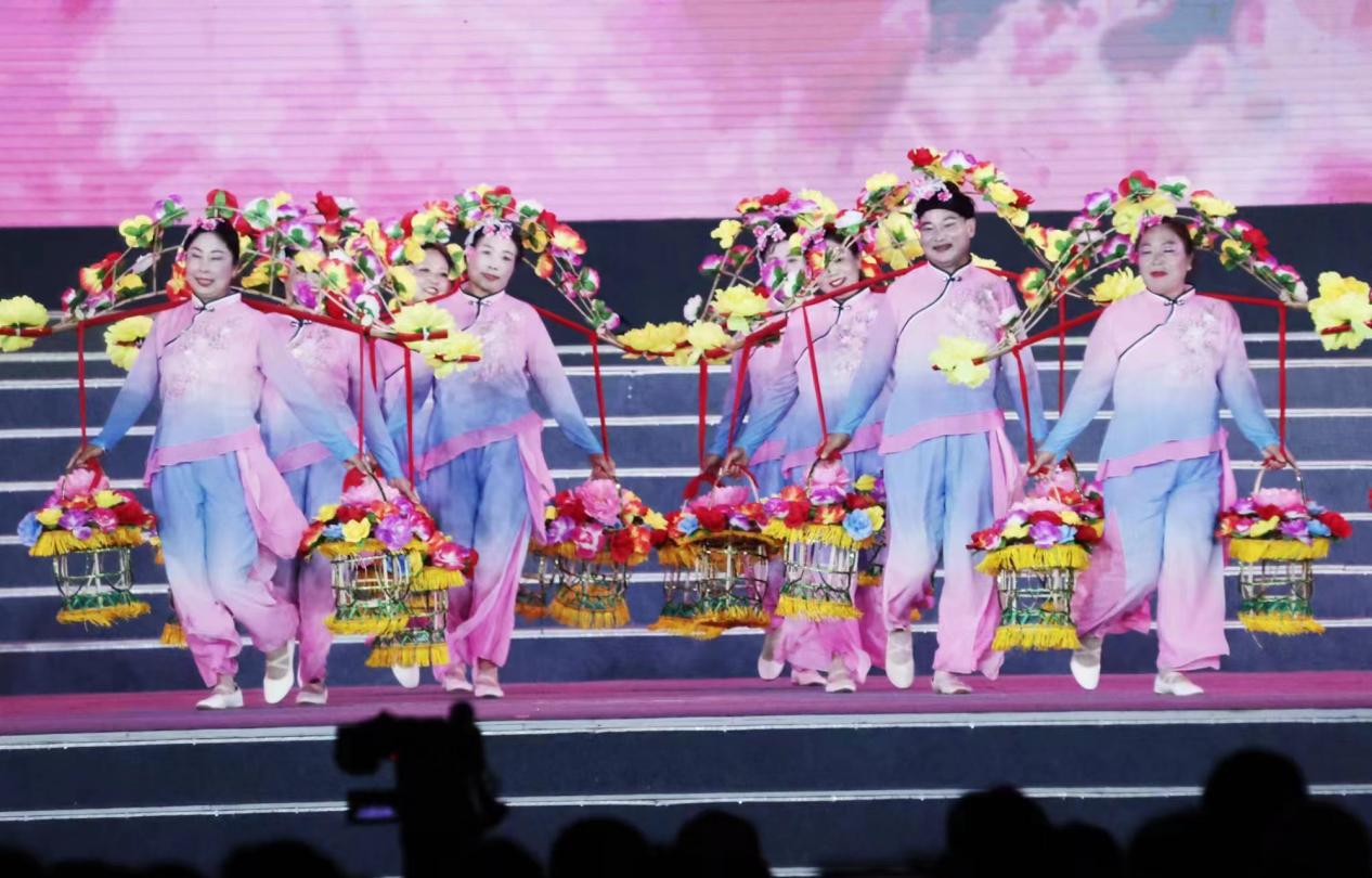 固始花挑舞参演世界客属第32届恳亲大会