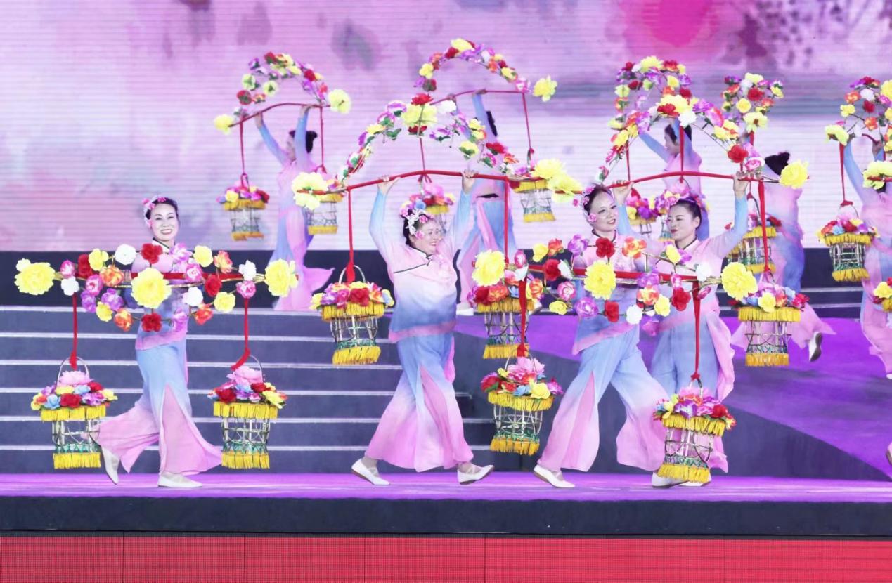 固始花挑舞参演世界客属第32届恳亲大会