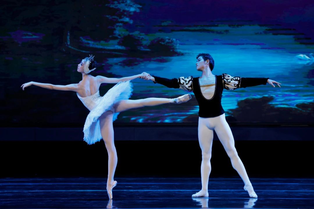 中央芭蕾舞团男演员图片