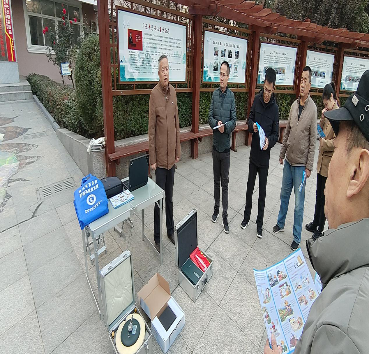 鹤壁市应急管理局到开发区开展防震减灾知识宣传活动