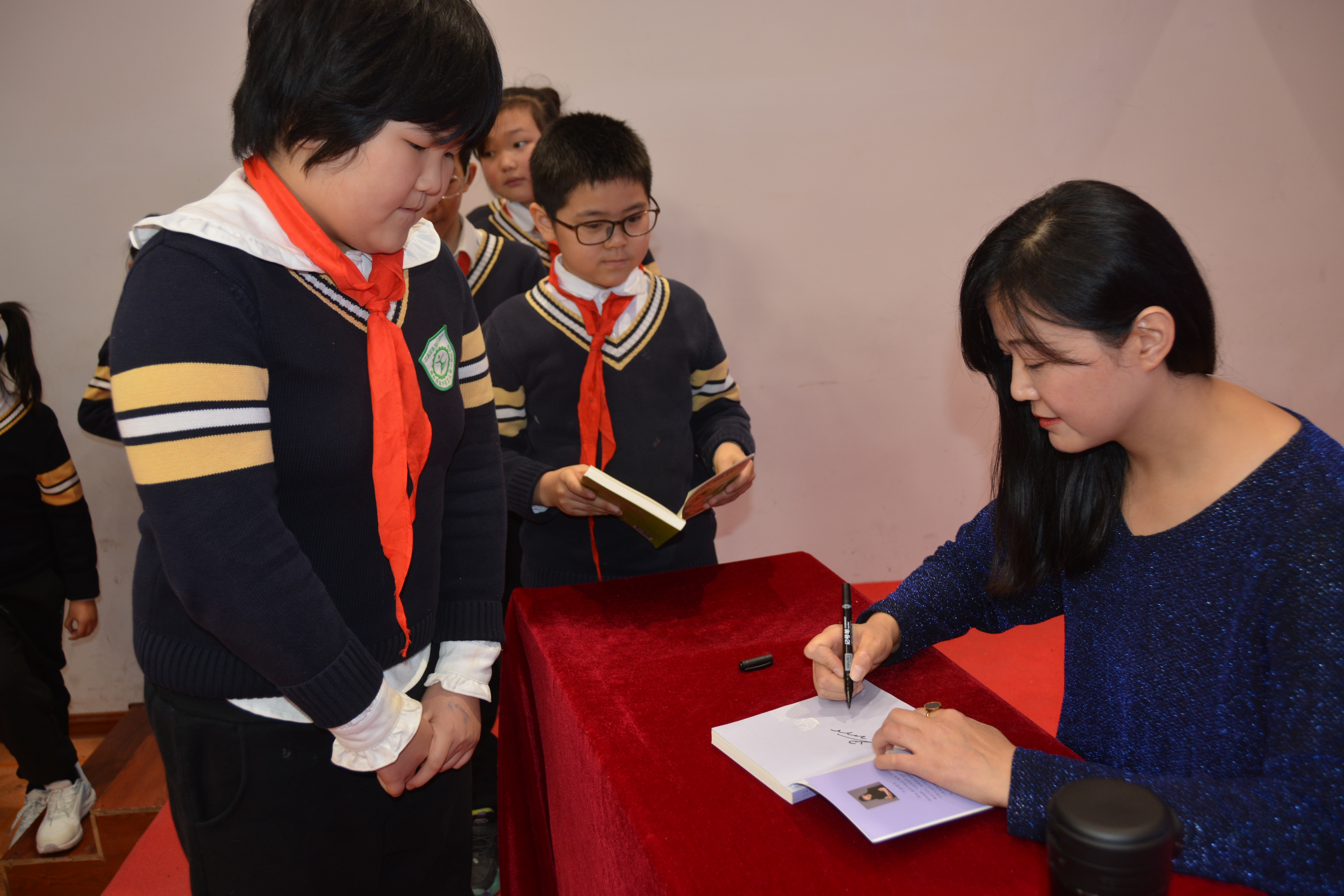 金水区工人第一新村小学作家进校园文学润童年