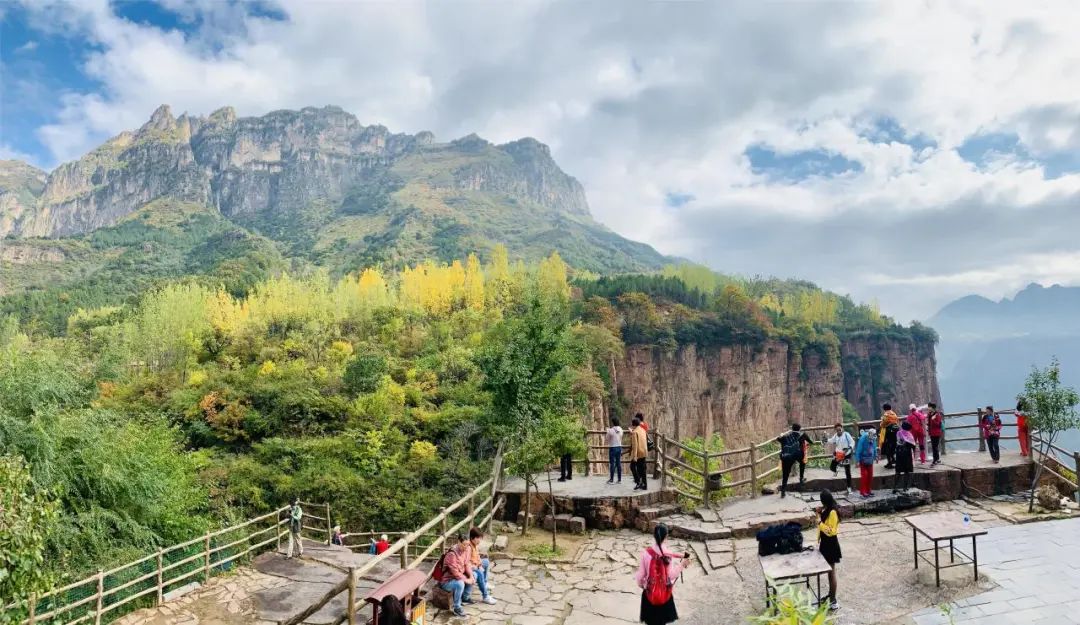 辉县市万仙山邂逅初冬的美景时光