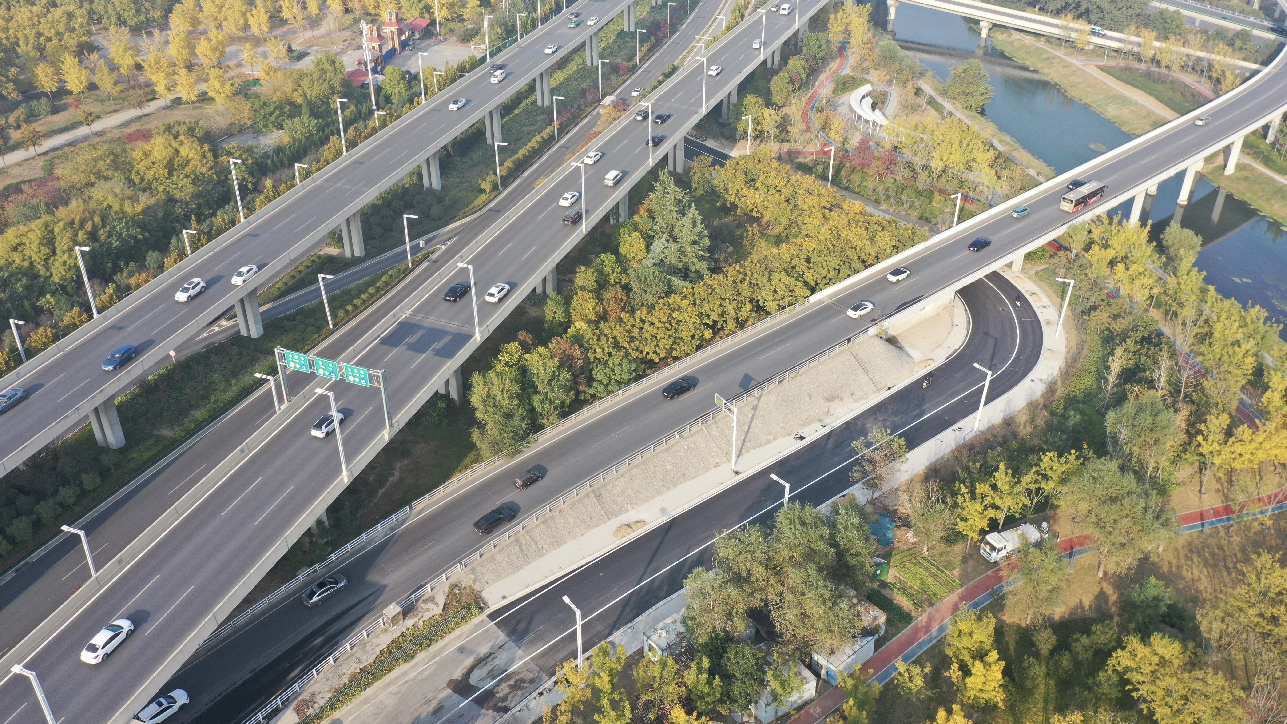 追踪:恢复通行!郑州这一停工路口施工完成交付使用-大象网