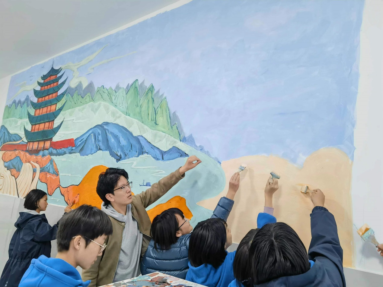 从金秋到初冬郑州八中新校区把手绘课堂搬到室外