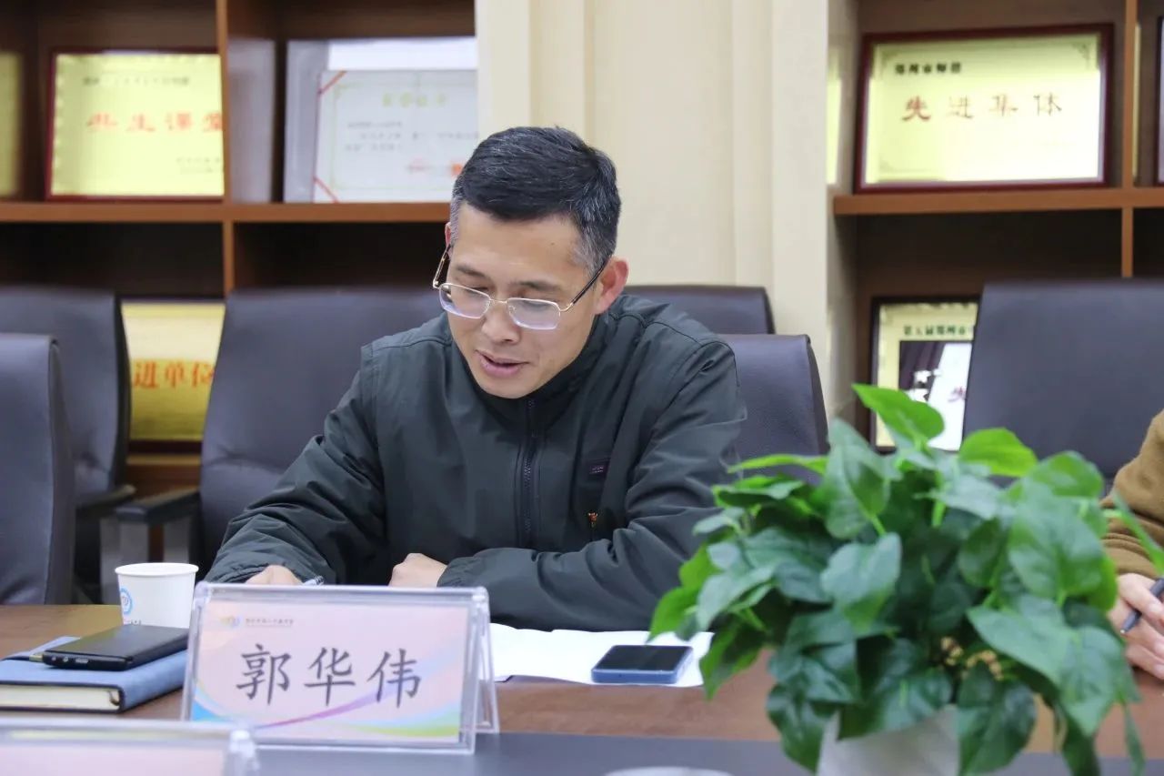 首页>河南新闻广播>正文>督学李伟东校长就教师发展提出建设性意见