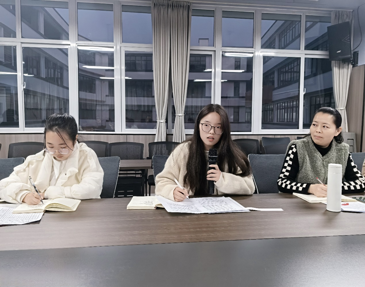 郑州八中新校区召开学情调研质量分析会