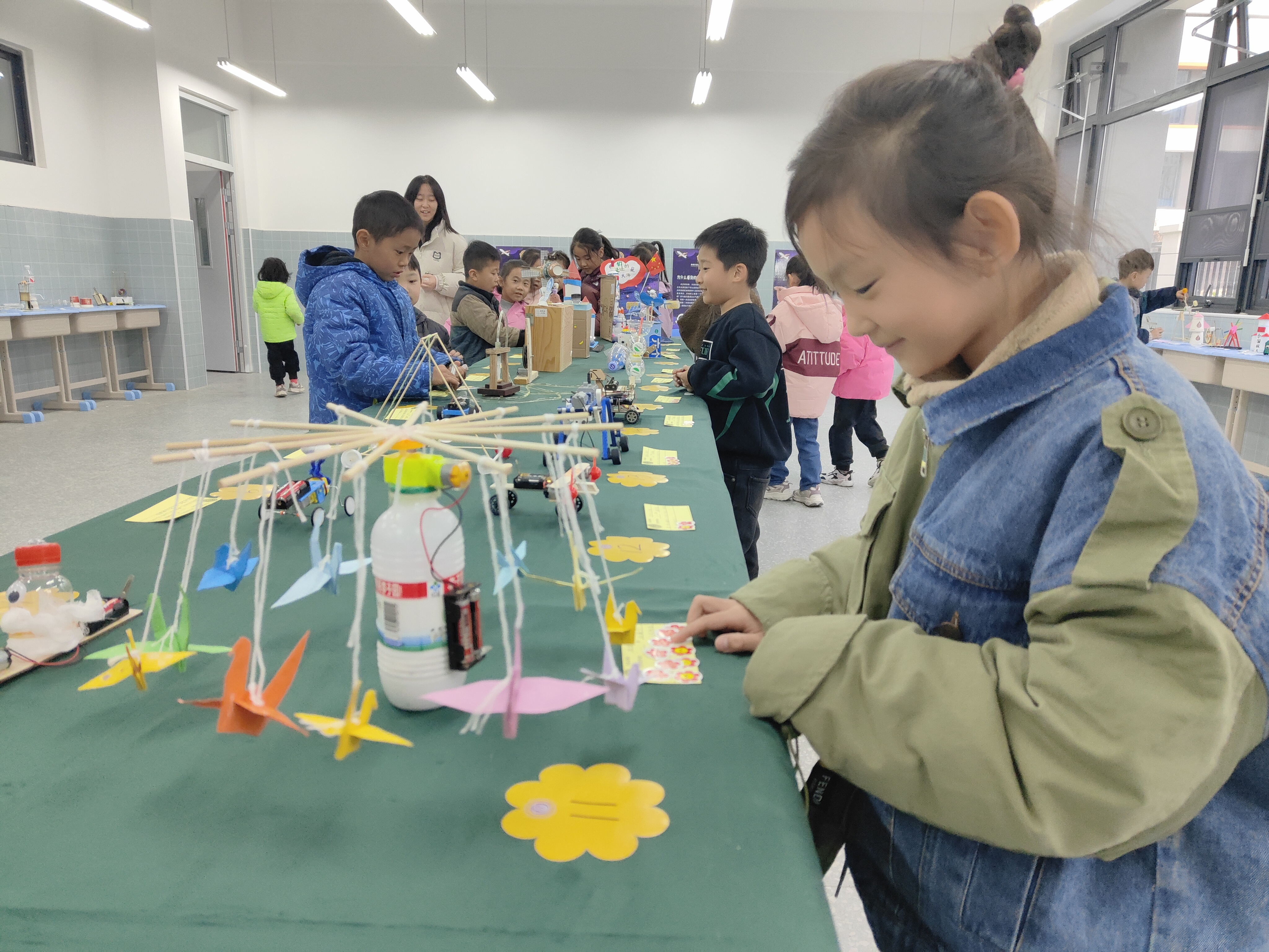 郑州实验外国语第一附属小学开展小小科学家创新发明活动