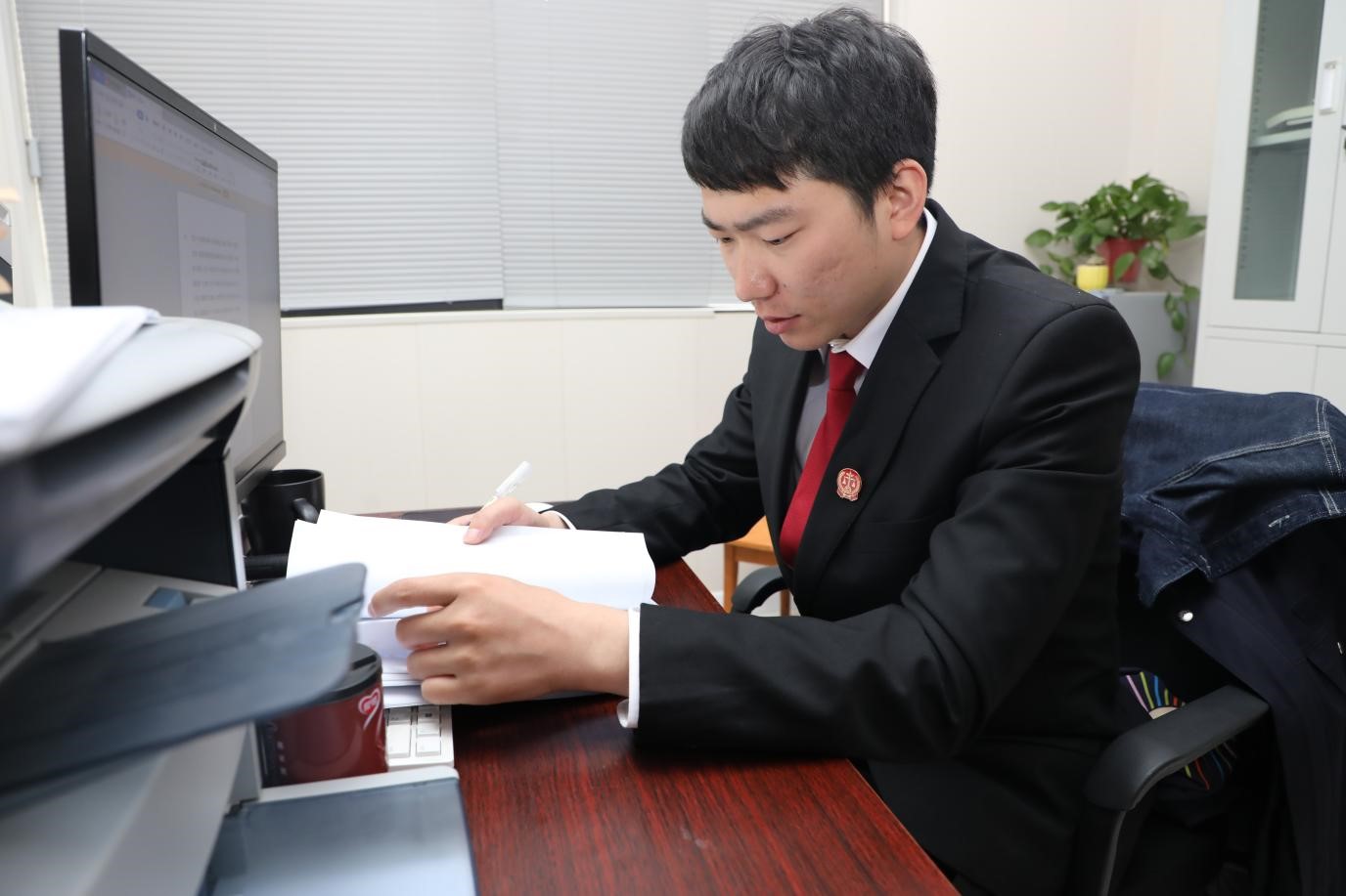执行工作不停歇  为民服务不止步