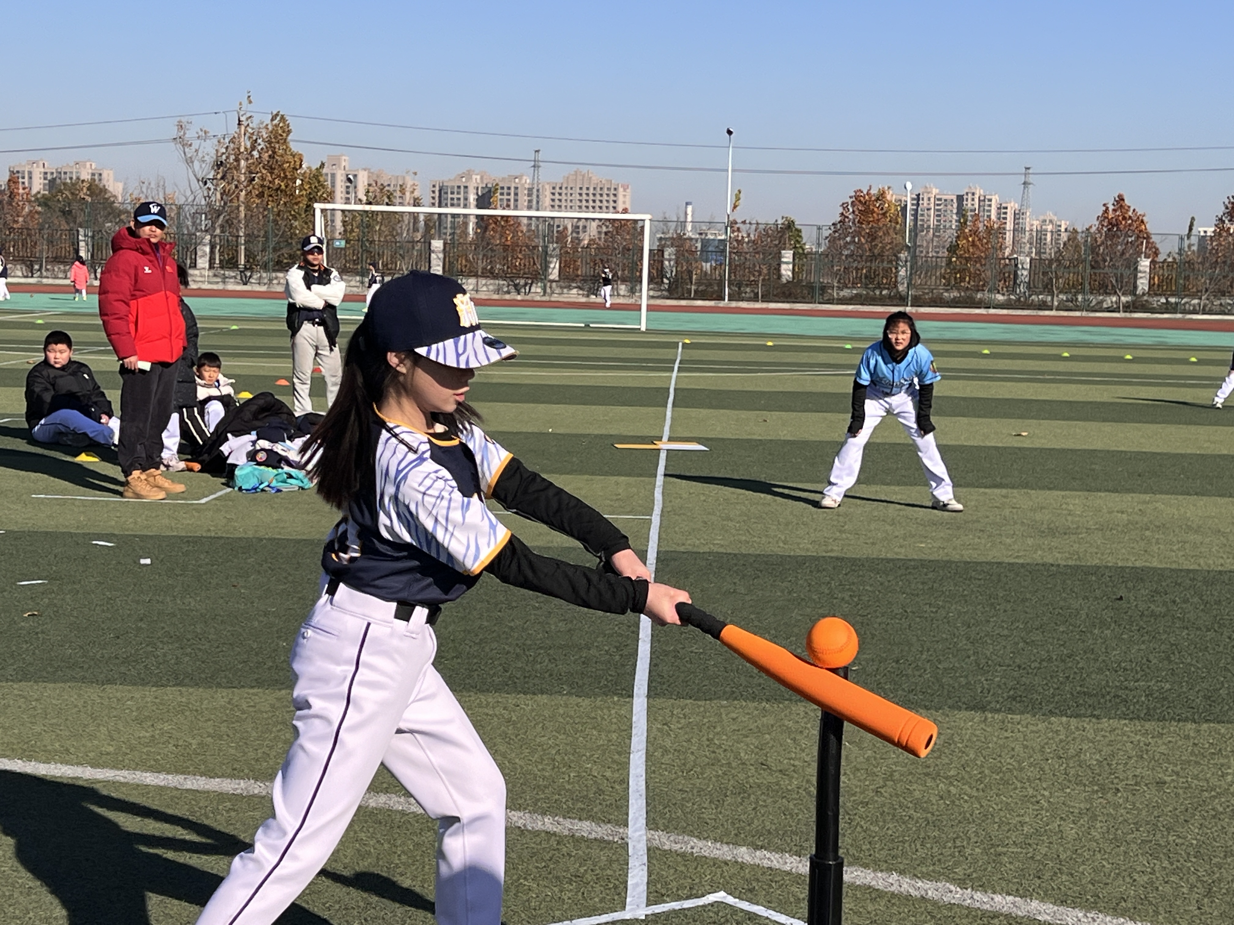 奔跑吧少年2023年河南省软式棒垒球锦标赛开赛