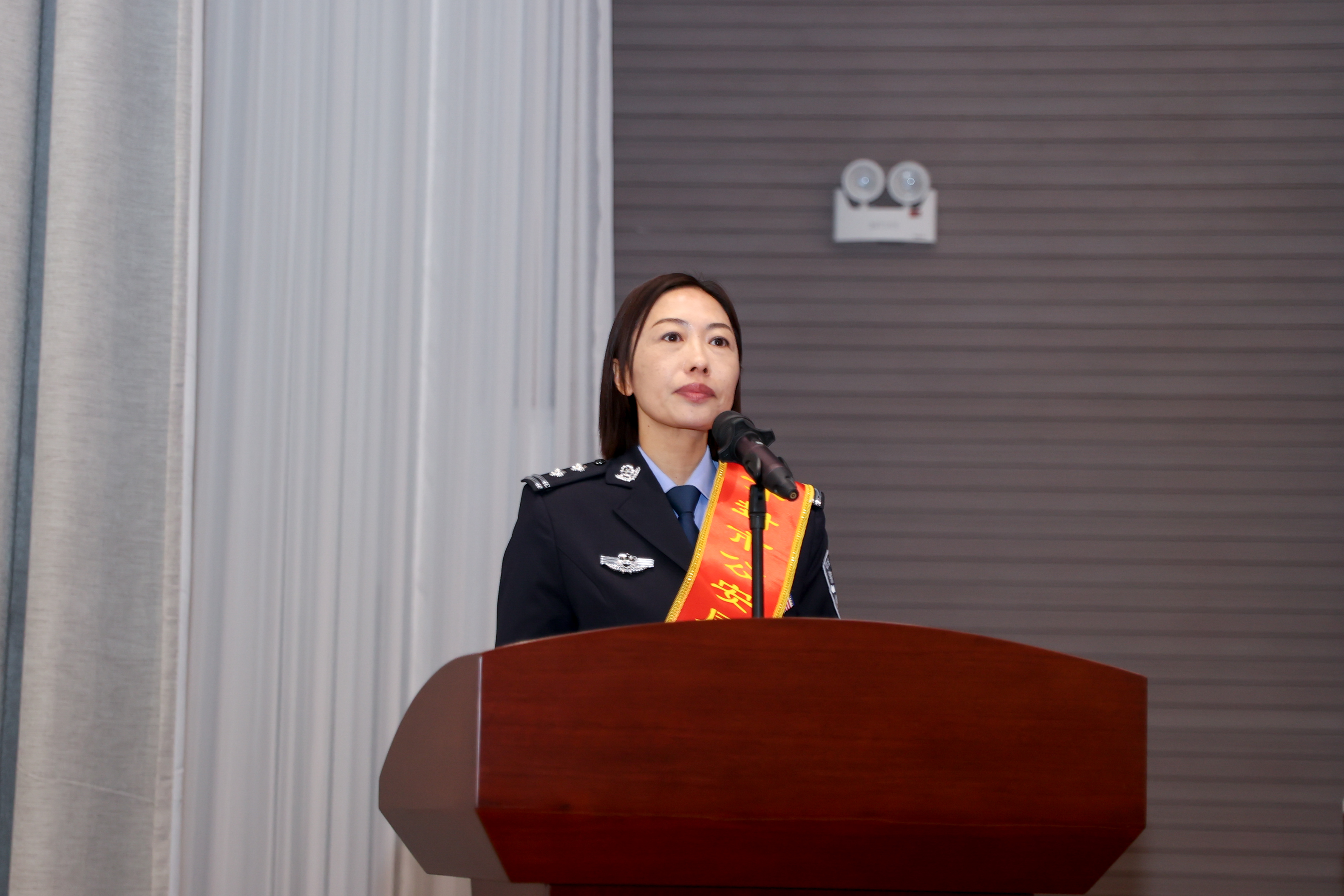 开封市公安局举行学习身边模范典型先进事迹报告会