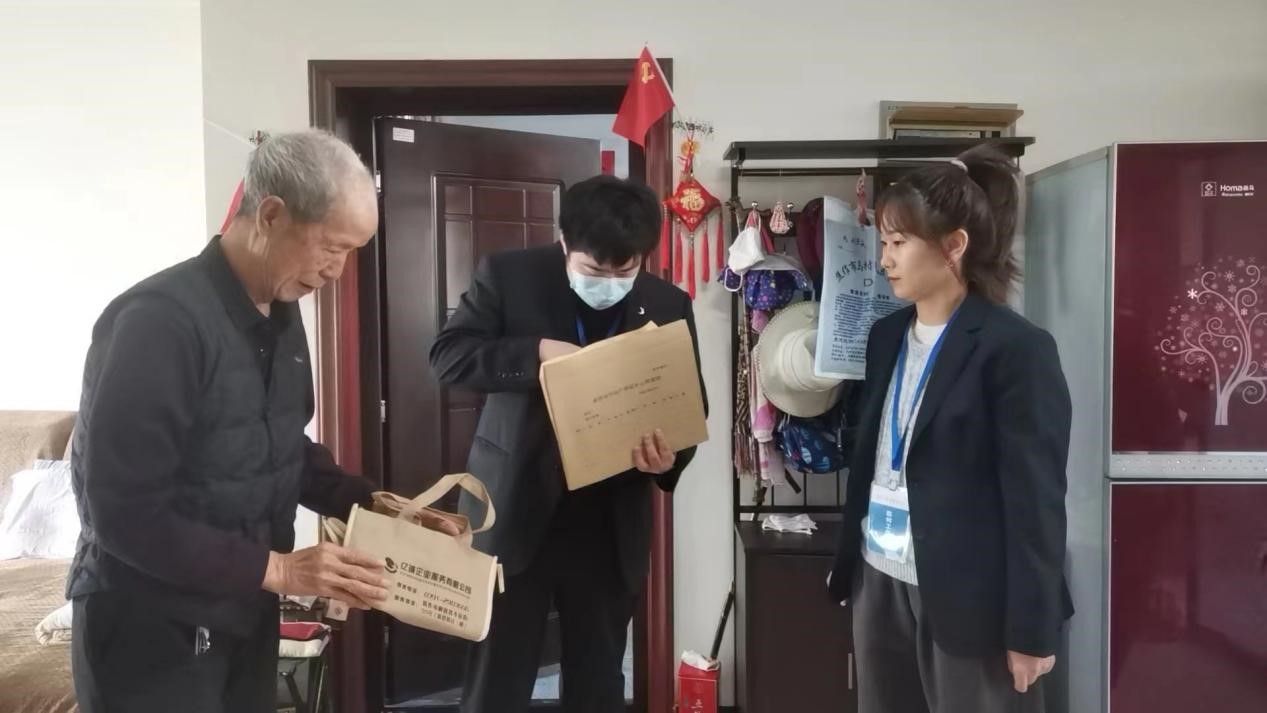 焦作马村：上门办证 为民解忧