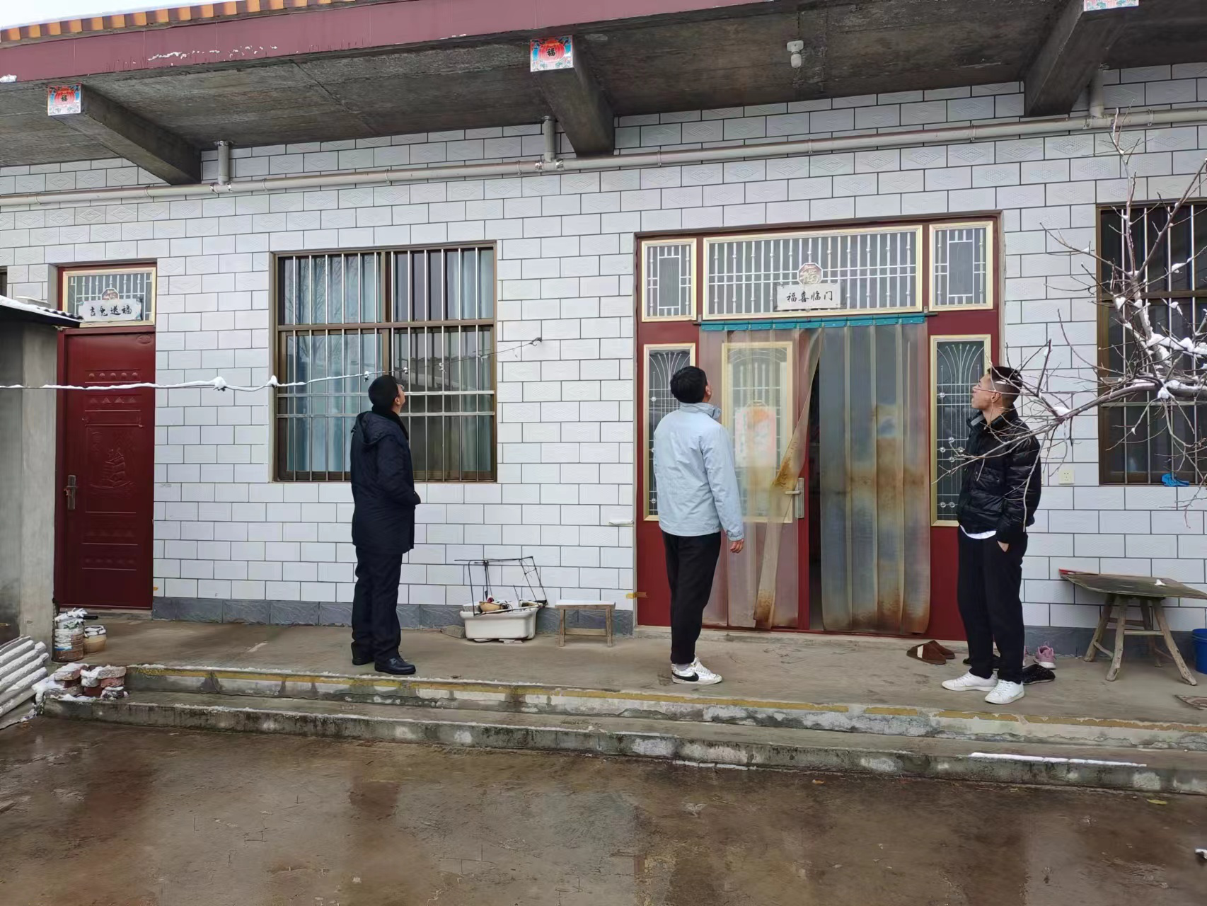 鹤壁经开区扎实开展低温雨雪天气农村房屋安全排查整治工作