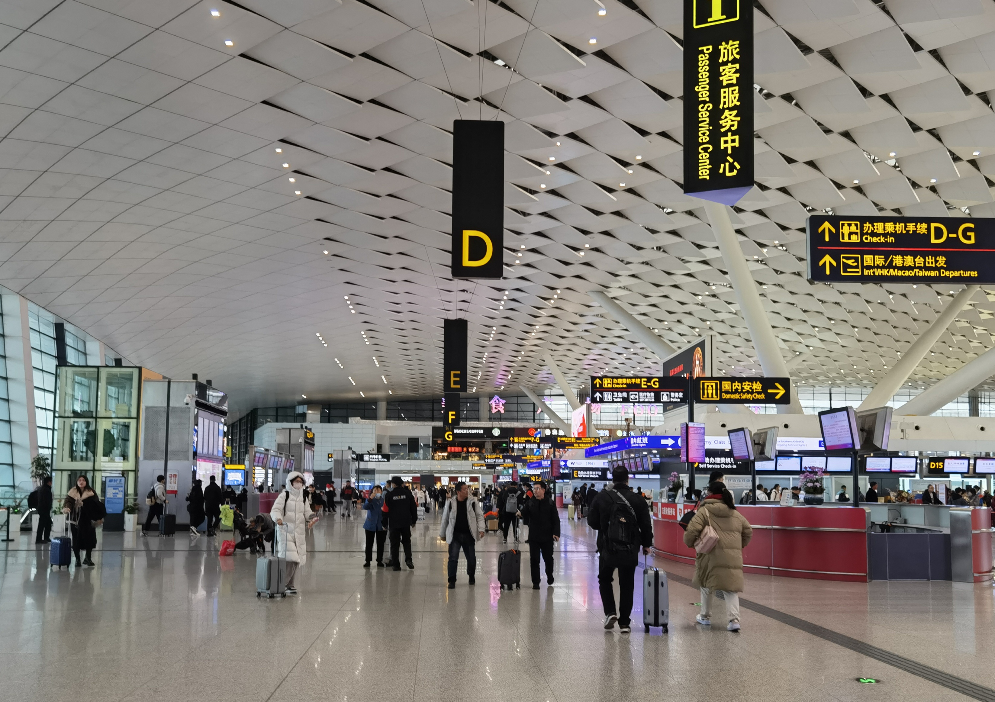 人民至上温暖行动郑州机场全力保障航班运行