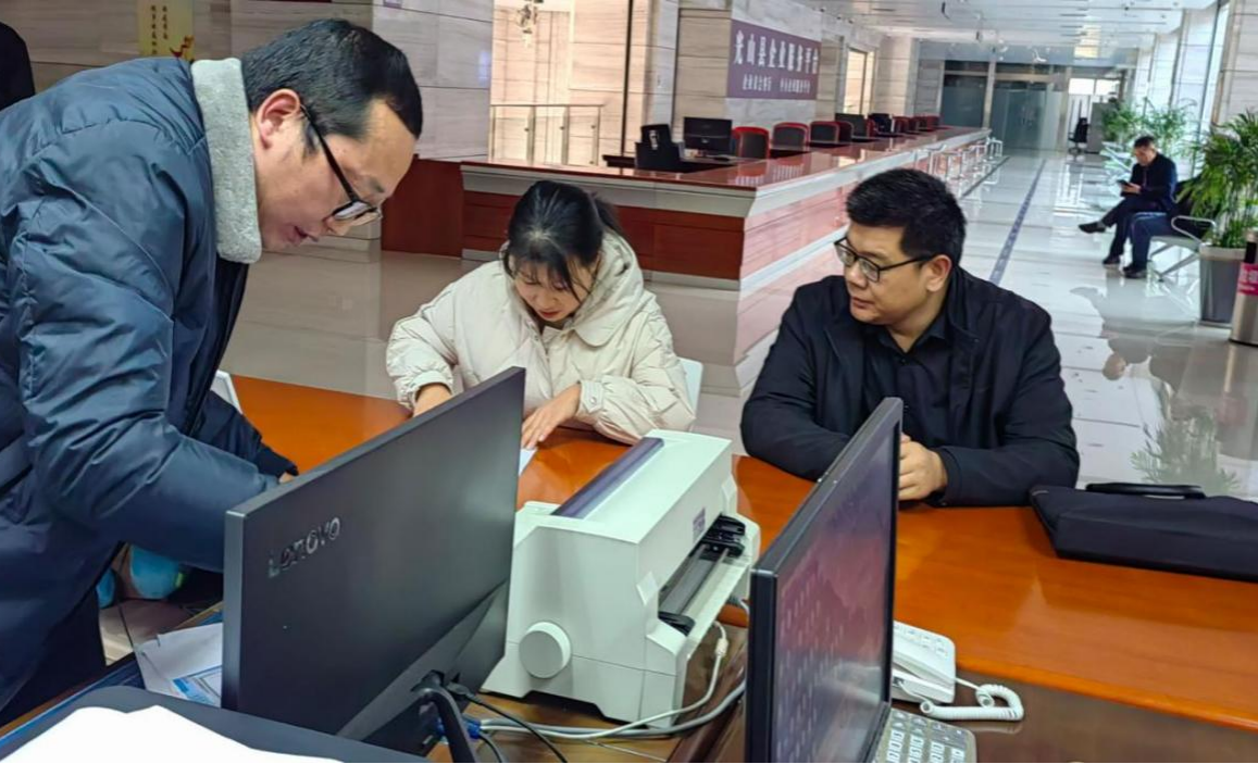 光山县：“营商陪办”体验细节 服务优化更贴民心