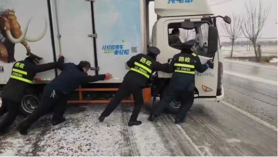 危难之时显身手  困难时刻有真情